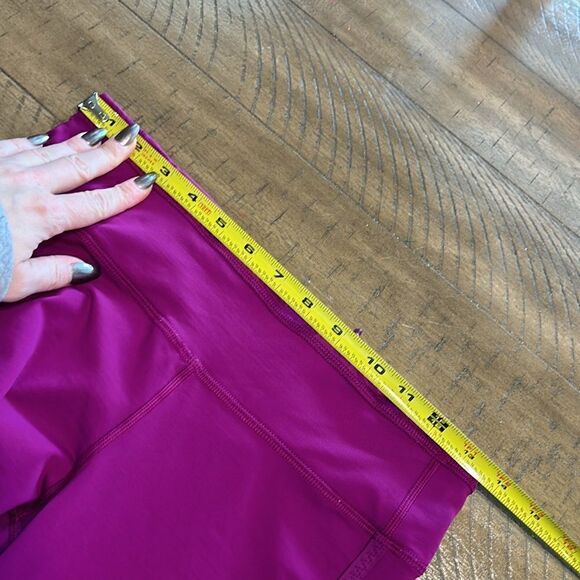 Lululemon capri leggings size 6. Camo - Picture 14 of 16